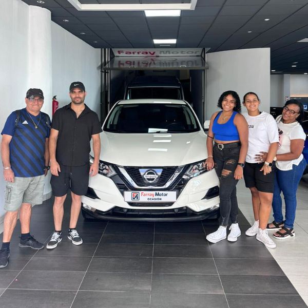 Nayra, Carlos y familia