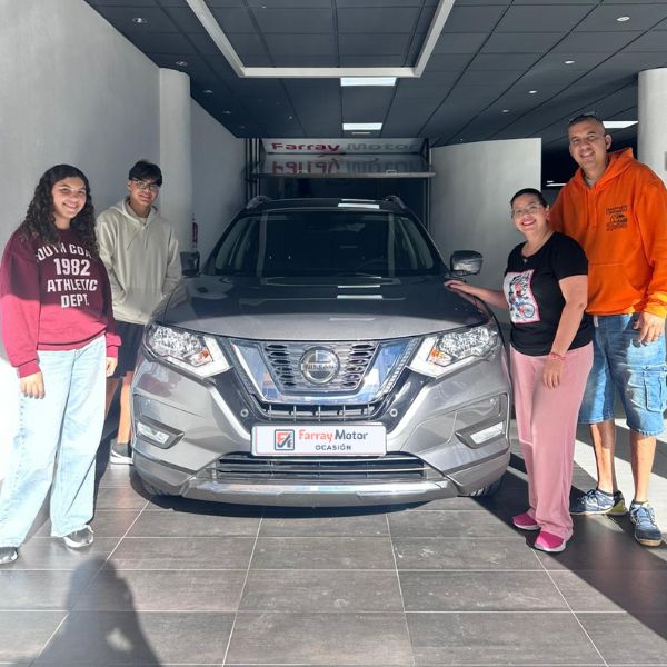 Ruben, Emilin y familia