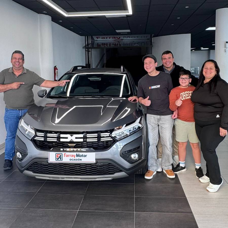 Raúl, Lily, Aaron y José